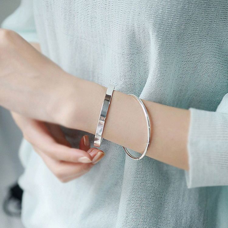 Minimalist Bracelet - Silver - Vymla